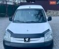 Белый Пежо Partner, объемом двигателя 2 л и пробегом 350 тыс. км за 3300 $, фото 1 на Automoto.ua