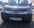 Белый Пежо Partner, объемом двигателя 1.87 л и пробегом 250 тыс. км за 3100 $, фото 1 на Automoto.ua