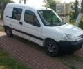 Белый Пежо Partner, объемом двигателя 0 л и пробегом 296 тыс. км за 3200 $, фото 1 на Automoto.ua