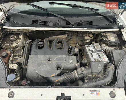 Білий Пежо Partner, об'ємом двигуна 1.87 л та пробігом 222 тис. км за 2750 $, фото 9 на Automoto.ua