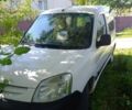 Белый Пежо Partner, объемом двигателя 0 л и пробегом 240 тыс. км за 3100 $, фото 1 на Automoto.ua