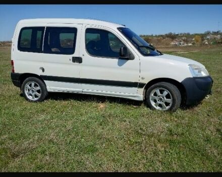 Белый Пежо Partner, объемом двигателя 1.9 л и пробегом 427 тыс. км за 3800 $, фото 2 на Automoto.ua