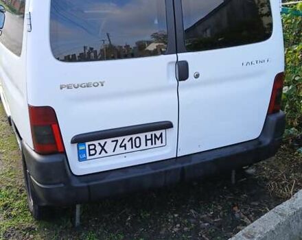 Белый Пежо Partner, объемом двигателя 2 л и пробегом 268 тыс. км за 4200 $, фото 1 на Automoto.ua