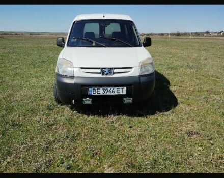 Белый Пежо Partner, объемом двигателя 1.9 л и пробегом 427 тыс. км за 3800 $, фото 3 на Automoto.ua