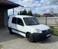 Белый Пежо Partner, объемом двигателя 2 л и пробегом 400 тыс. км за 2400 $, фото 1 на Automoto.ua