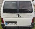 Белый Пежо Partner, объемом двигателя 1.4 л и пробегом 400 тыс. км за 2800 $, фото 1 на Automoto.ua