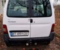 Белый Пежо Partner, объемом двигателя 1.56 л и пробегом 355 тыс. км за 3500 $, фото 1 на Automoto.ua