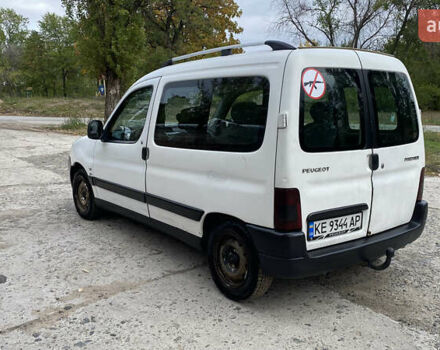 Білий Пежо Partner, об'ємом двигуна 1.6 л та пробігом 170 тис. км за 3200 $, фото 3 на Automoto.ua