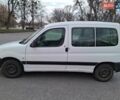 Белый Пежо Partner, объемом двигателя 1.6 л и пробегом 308 тыс. км за 3600 $, фото 2 на Automoto.ua