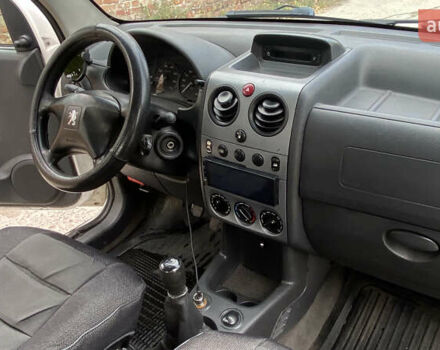 Білий Пежо Partner, об'ємом двигуна 1.6 л та пробігом 170 тис. км за 3200 $, фото 22 на Automoto.ua