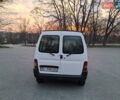 Белый Пежо Partner, объемом двигателя 1.6 л и пробегом 308 тыс. км за 3600 $, фото 4 на Automoto.ua