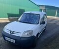 Белый Пежо Partner, объемом двигателя 2 л и пробегом 270 тыс. км за 3400 $, фото 1 на Automoto.ua