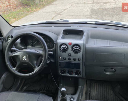 Білий Пежо Partner, об'ємом двигуна 1.6 л та пробігом 170 тис. км за 3200 $, фото 6 на Automoto.ua