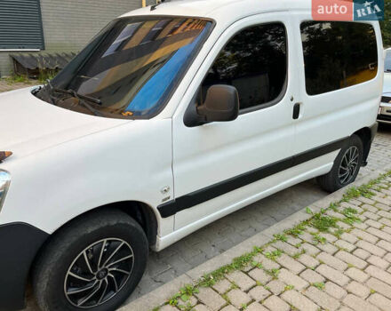 Белый Пежо Partner, объемом двигателя 2 л и пробегом 180 тыс. км за 4200 $, фото 3 на Automoto.ua