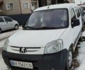 Белый Пежо Partner, объемом двигателя 1.56 л и пробегом 398 тыс. км за 2450 $, фото 1 на Automoto.ua
