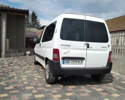 Белый Пежо Partner, объемом двигателя 1.9 л и пробегом 350 тыс. км за 3450 $, фото 1 на Automoto.ua