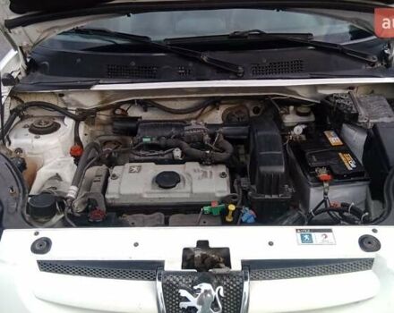 Белый Пежо Partner, объемом двигателя 1.4 л и пробегом 245 тыс. км за 4900 $, фото 17 на Automoto.ua