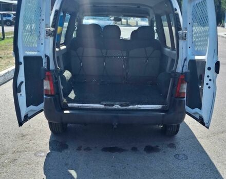 Белый Пежо Partner, объемом двигателя 1.6 л и пробегом 406 тыс. км за 3499 $, фото 9 на Automoto.ua