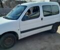 Белый Пежо Partner, объемом двигателя 1.6 л и пробегом 350 тыс. км за 2400 $, фото 1 на Automoto.ua