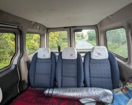 Белый Пежо Partner, объемом двигателя 1.6 л и пробегом 170 тыс. км за 3500 $, фото 5 на Automoto.ua