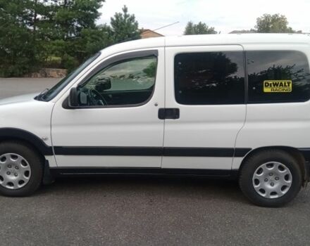 Белый Пежо Partner, объемом двигателя 1.4 л и пробегом 245 тыс. км за 4300 $, фото 4 на Automoto.ua