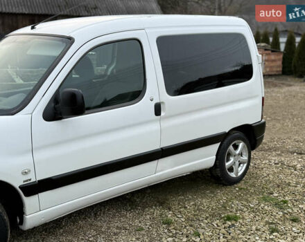 Білий Пежо Partner, об'ємом двигуна 1.6 л та пробігом 442 тис. км за 4750 $, фото 9 на Automoto.ua