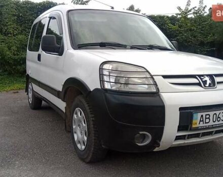 Белый Пежо Partner, объемом двигателя 1.4 л и пробегом 245 тыс. км за 4900 $, фото 6 на Automoto.ua