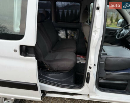 Білий Пежо Partner, об'ємом двигуна 1.6 л та пробігом 442 тис. км за 4750 $, фото 20 на Automoto.ua