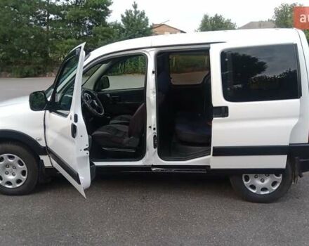 Белый Пежо Partner, объемом двигателя 1.4 л и пробегом 245 тыс. км за 4900 $, фото 9 на Automoto.ua