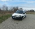 Білий Пежо Partner, об'ємом двигуна 1.6 л та пробігом 400 тис. км за 3499 $, фото 1 на Automoto.ua