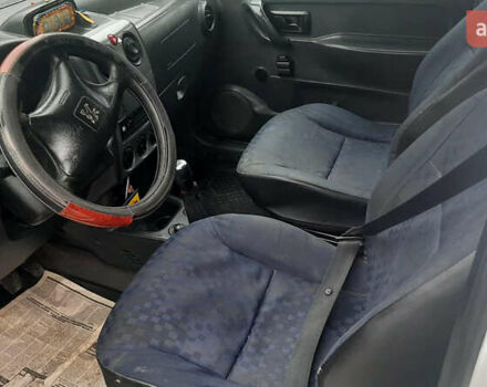 Белый Пежо Partner, объемом двигателя 1.36 л и пробегом 340 тыс. км за 2500 $, фото 5 на Automoto.ua