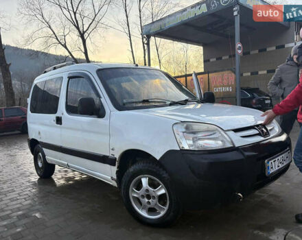 Белый Пежо Partner, объемом двигателя 1.6 л и пробегом 430 тыс. км за 3155 $, фото 6 на Automoto.ua