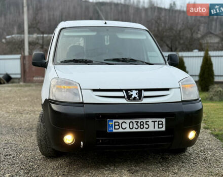 Білий Пежо Partner, об'ємом двигуна 1.6 л та пробігом 442 тис. км за 4750 $, фото 13 на Automoto.ua