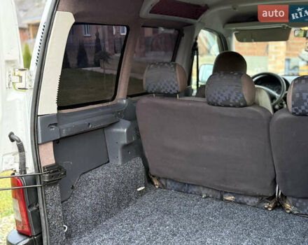 Білий Пежо Partner, об'ємом двигуна 1.6 л та пробігом 442 тис. км за 4750 $, фото 17 на Automoto.ua