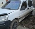 Белый Пежо Partner, объемом двигателя 1.6 л и пробегом 280 тыс. км за 2400 $, фото 1 на Automoto.ua
