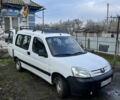 Белый Пежо Partner, объемом двигателя 1.56 л и пробегом 306 тыс. км за 4200 $, фото 1 на Automoto.ua