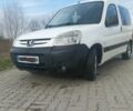 Білий Пежо Partner, об'ємом двигуна 1.6 л та пробігом 400 тис. км за 3499 $, фото 2 на Automoto.ua