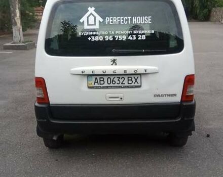 Белый Пежо Partner, объемом двигателя 1.4 л и пробегом 245 тыс. км за 4900 $, фото 2 на Automoto.ua