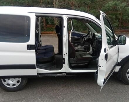 Белый Пежо Partner, объемом двигателя 1.4 л и пробегом 245 тыс. км за 4300 $, фото 10 на Automoto.ua