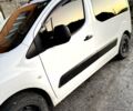 Белый Пежо Partner, объемом двигателя 1.6 л и пробегом 265 тыс. км за 5500 $, фото 6 на Automoto.ua