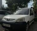 Белый Пежо Partner, объемом двигателя 1.6 л и пробегом 305 тыс. км за 3800 $, фото 1 на Automoto.ua