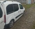 Белый Пежо Partner, объемом двигателя 0 л и пробегом 370 тыс. км за 1700 $, фото 1 на Automoto.ua