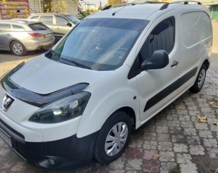 Белый Пежо Partner, объемом двигателя 1.6 л и пробегом 388 тыс. км за 4800 $, фото 2 на Automoto.ua