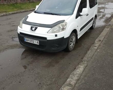 Белый Пежо Partner, объемом двигателя 1.59 л и пробегом 275 тыс. км за 4700 $, фото 7 на Automoto.ua