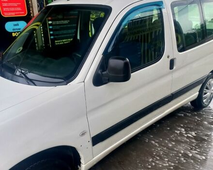 Белый Пежо Partner, объемом двигателя 1.6 л и пробегом 260 тыс. км за 3800 $, фото 4 на Automoto.ua
