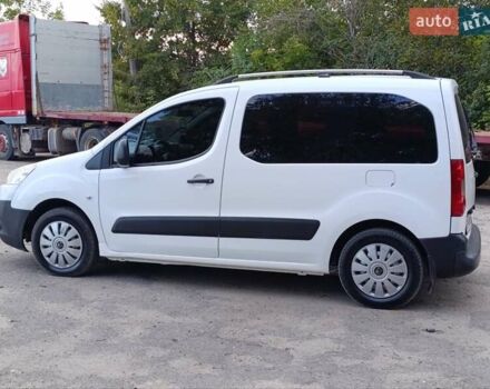 Белый Пежо Partner, объемом двигателя 1.56 л и пробегом 317 тыс. км за 4999 $, фото 4 на Automoto.ua