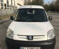 Белый Пежо Partner, объемом двигателя 1.6 л и пробегом 291 тыс. км за 5300 $, фото 1 на Automoto.ua