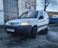 Белый Пежо Partner, объемом двигателя 1.6 л и пробегом 256 тыс. км за 4500 $, фото 1 на Automoto.ua