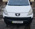 Белый Пежо Partner, объемом двигателя 1.6 л и пробегом 246 тыс. км за 6000 $, фото 1 на Automoto.ua