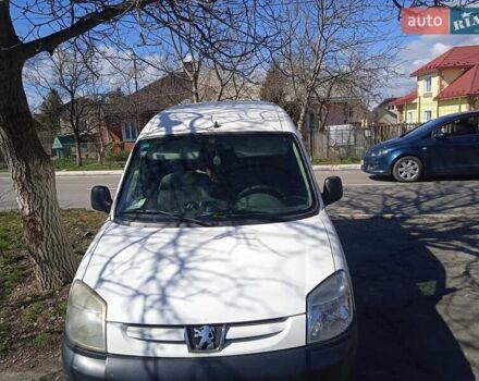Белый Пежо Partner, объемом двигателя 1.6 л и пробегом 310 тыс. км за 3599 $, фото 2 на Automoto.ua